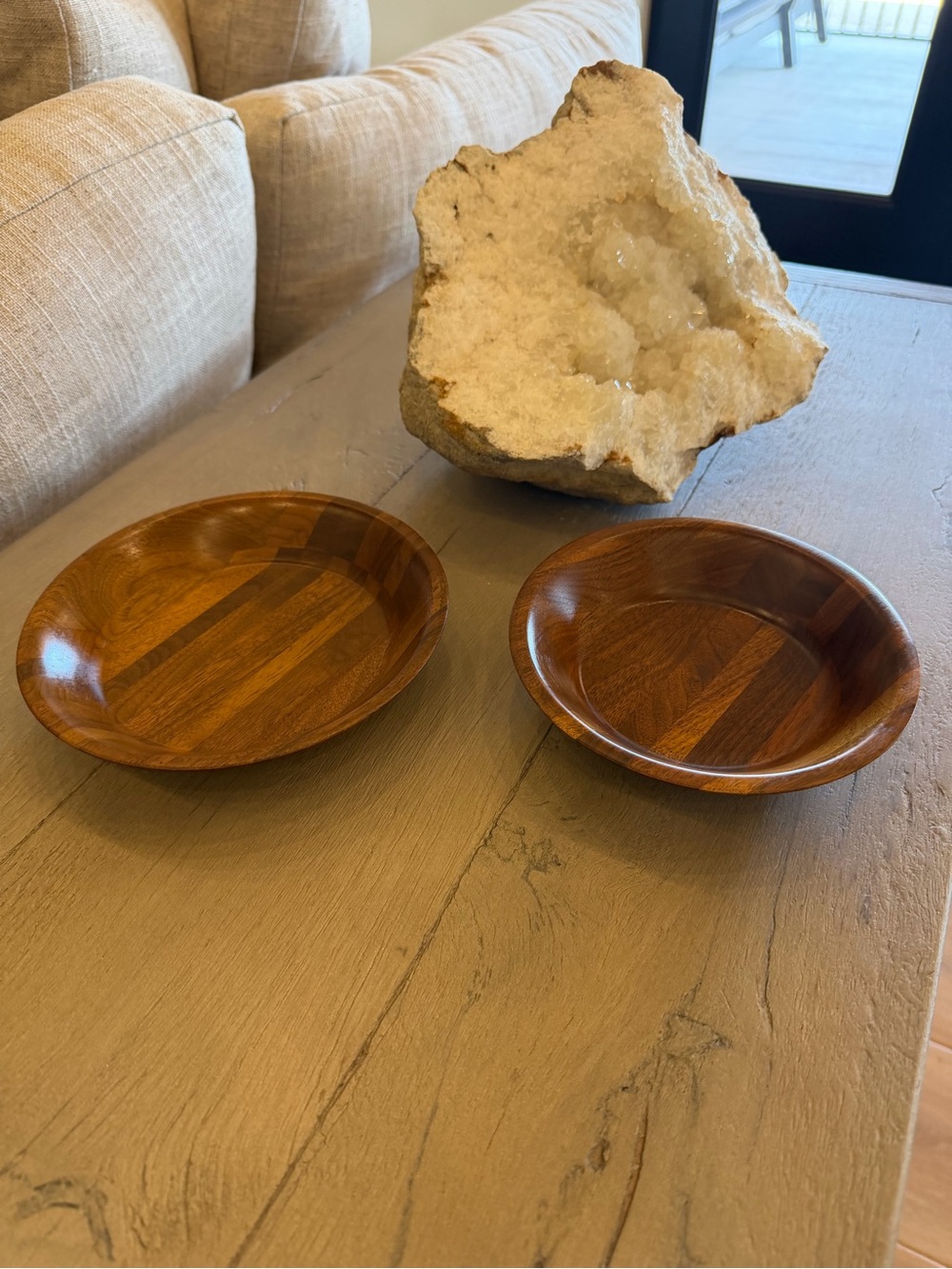 Vintage Solid American Walnut Wood Bowls Heirloom Giftwood, Inc. 1970s USA Decor